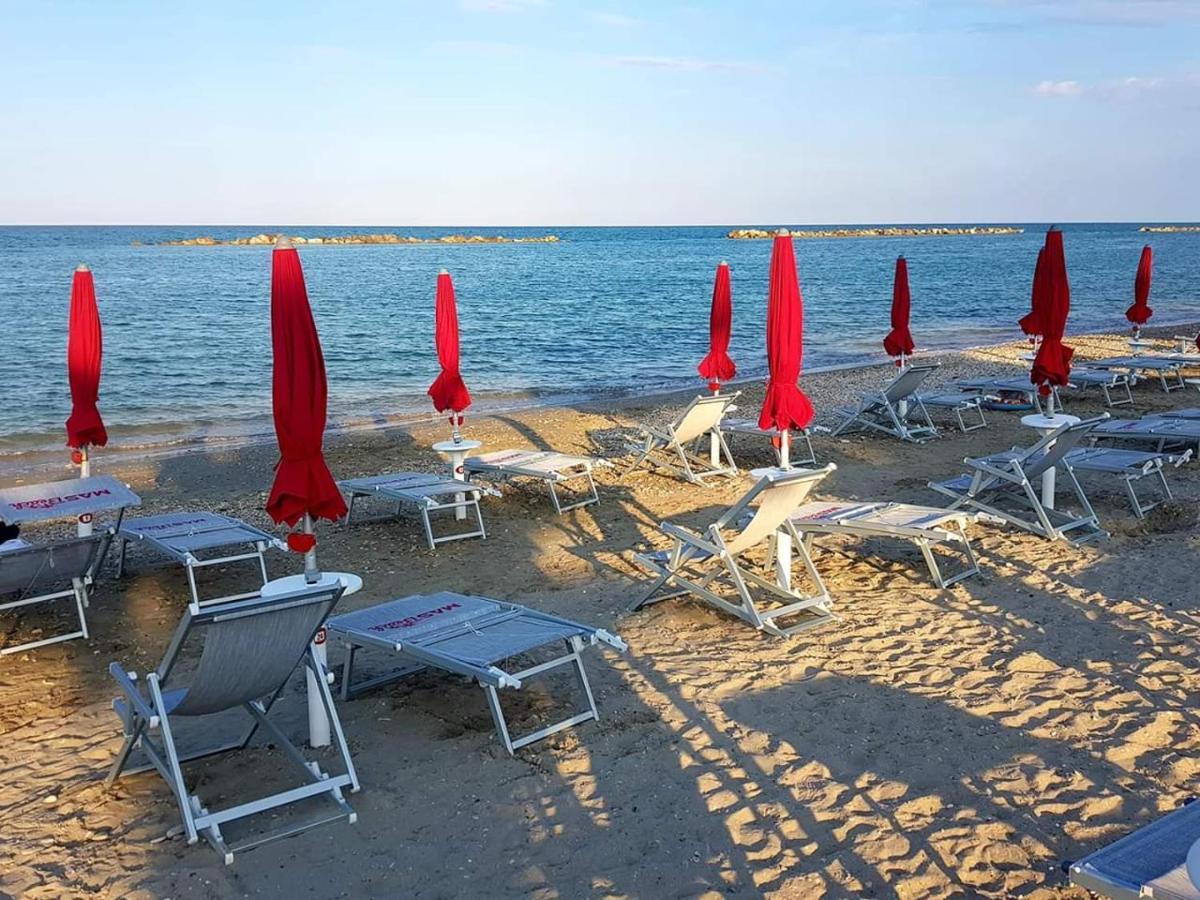 Ambruosi Village Resort & Spa Massignano Exterior foto